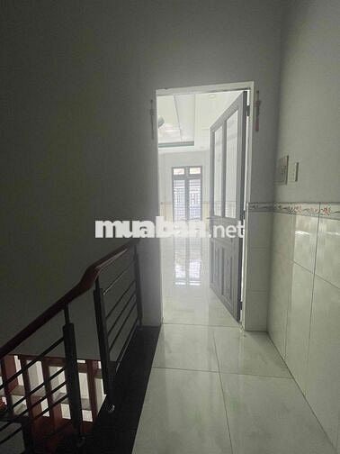 Nhà thuê liên khu 5-6 có 2 phòng ngủ hẻm 6m ô tô vào nhà