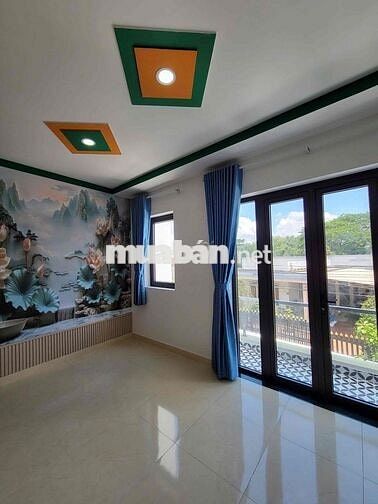 Nhà 1 trệt 1 lầu vị trí nằm ngay trung tâm ngã ba mỹ hạnh