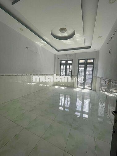 Nhà thuê liên khu 5-6 có 2 phòng ngủ hẻm 6m ô tô vào nhà