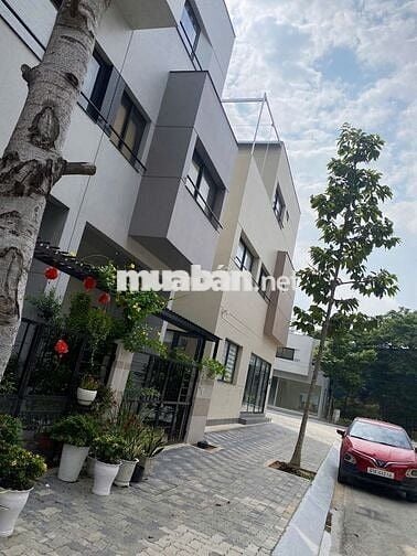 Chính chủ cần bán căn nhà ở lô ngoài Cát Tường J Home