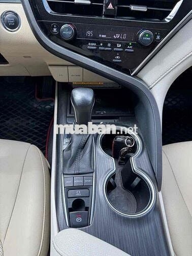 Toyota Camry 2.5Q 2022 Đỏ 45.000KM TL