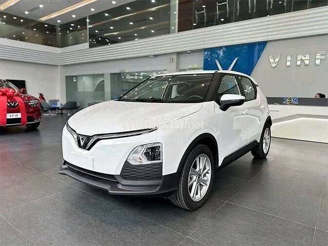 VinFast VF 5 SUV điện 326 km/sạc