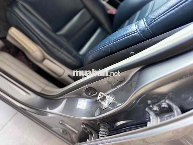 Honda Civic Xám Tự động 5 chỗ