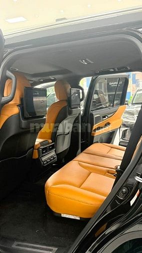 Bán Lexus LX600 Urban 7 chỗ màu Đen. Xe cực đẹp.