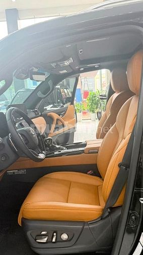Bán Lexus LX600 Urban 7 chỗ màu Đen. Xe cực đẹp.