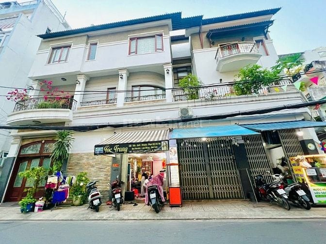 Biệt Thự Góc 2MT Lê Văn Sỹ, 18.4m x 8.7m, 3 tầng + Sân thượng, Khu VIP