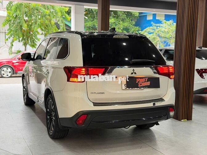 Mitsubishi Outlander Premium 2.0L 2019 Trắng