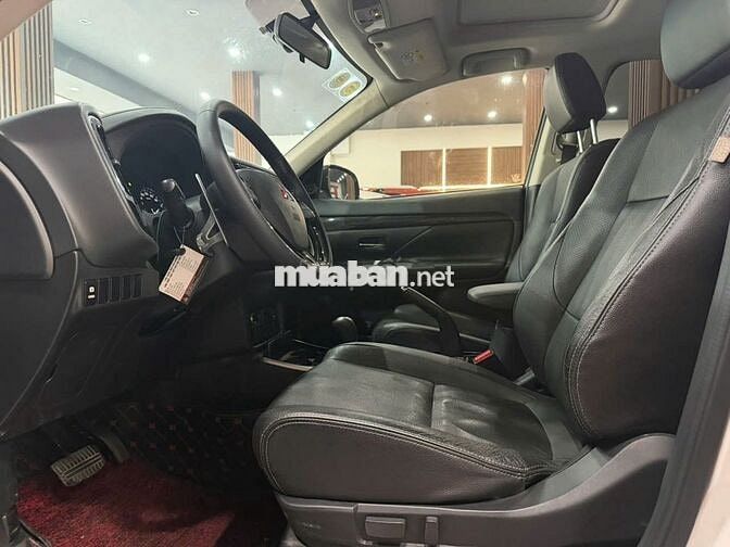 Mitsubishi Outlander Premium 2.0L 2019 Trắng