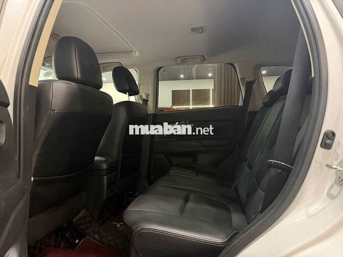Mitsubishi Outlander Premium 2.0L 2019 Trắng
