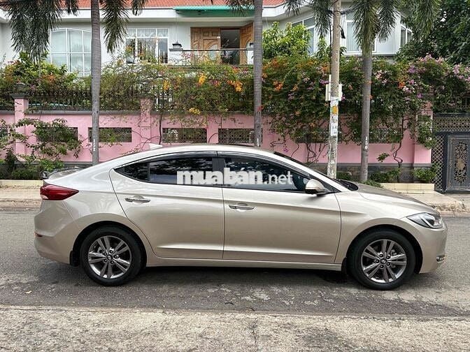 Hyundai Elantra 1.6 AT 2019 Vàng cát