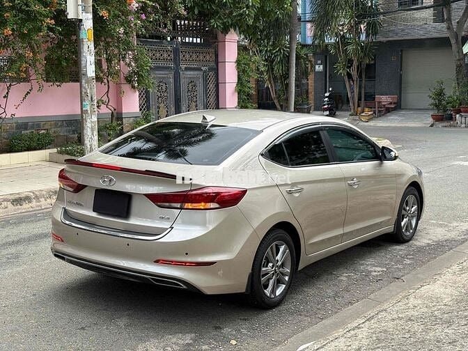 Hyundai Elantra 1.6 AT 2019 Vàng cát