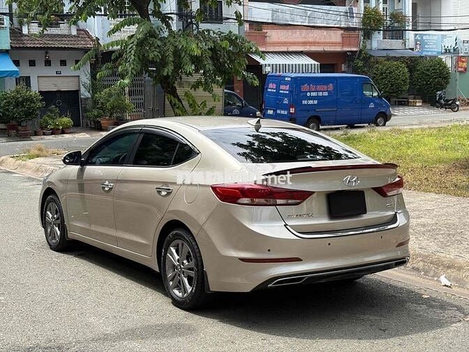 Hyundai Elantra 1.6 AT 2019 Vàng cát