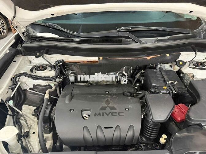 Mitsubishi Outlander Premium 2.0L 2019 Trắng