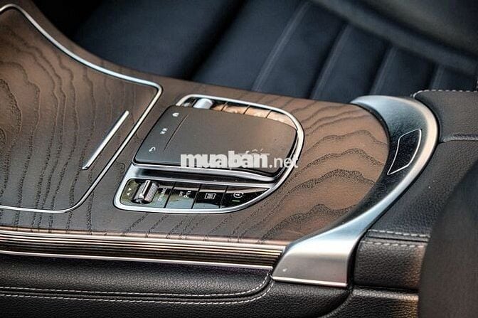 Mercedes GLC 200 4Matic 2019 Trắng 38.000km