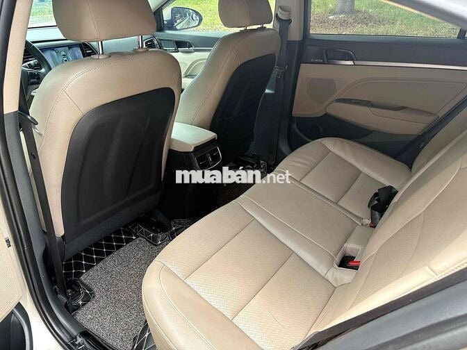 Hyundai Elantra 1.6 AT 2019 Vàng cát