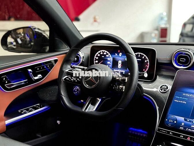 Mercedes C300 AMG 2022 Đen 29.000km