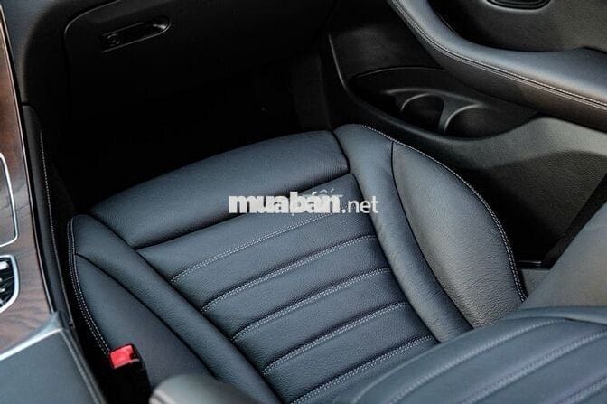 Mercedes GLC 200 4Matic 2019 Trắng 38.000km
