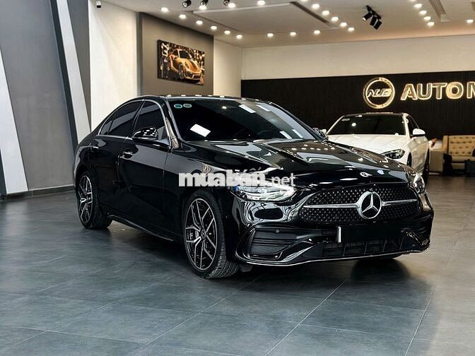 Mercedes C300 AMG 2022 Đen 29.000km