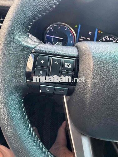 Toyota Fortuner 2022 Trắng Tự động