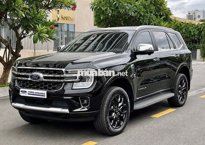 Everest Titanium 1 cầu - Biển SG Xe Cá Nhân