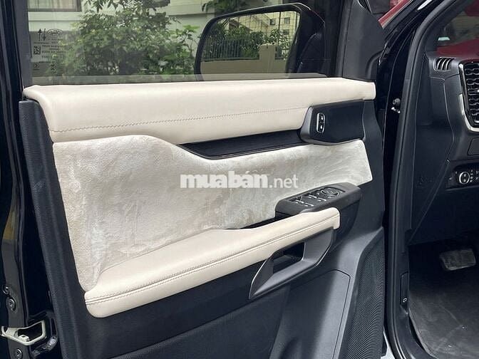 Everest Titanium 1 cầu - Biển SG Xe Cá Nhân