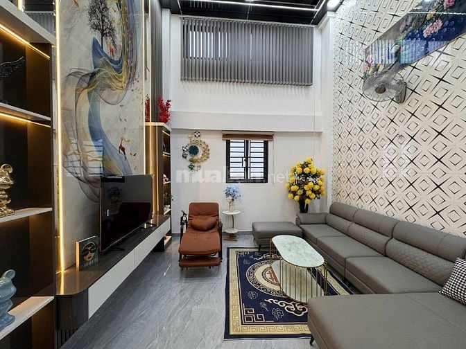 Nhà Phố 5 Tầng Có Thang Máy, Hẻm 5,5m Nguyễn Tư Giản, Giá Chỉ 7,7 Tỷ