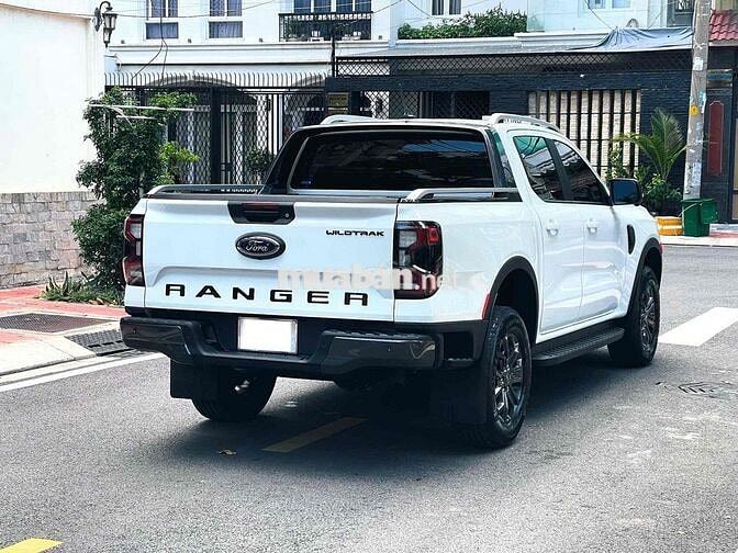 Ford Ranger Wildtrak 4x4 2025 xe cá nhân đi ít