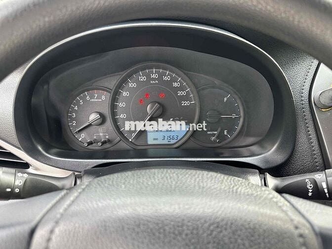 Toyota Vios 2025 Số sàn 30000 km Vàng cát
