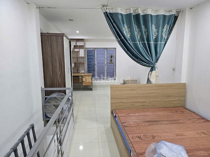 Cho thuê nhà 2T ở Yên Nghĩa, đủ đồ đạc, mang quần áo đến ở luôn.