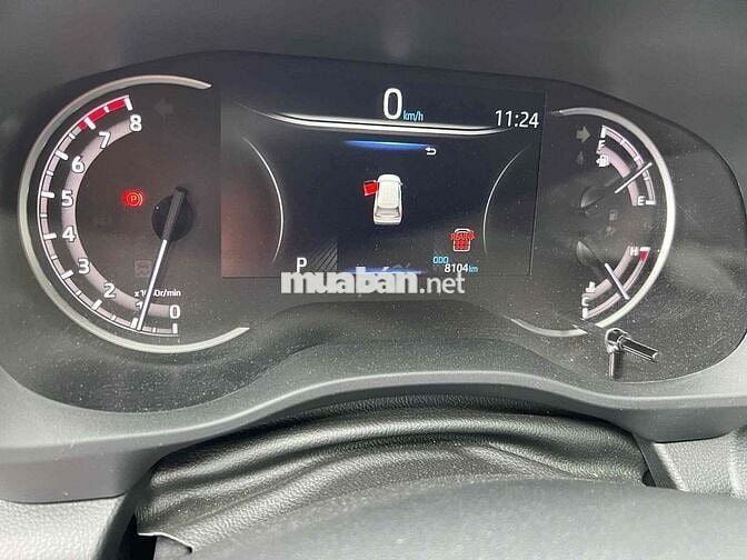 Toyota Innova Cross 2.0V 2025 Trắng 8000km