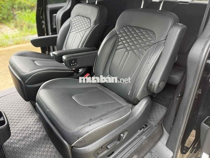 Hyundai Custin Cao Cấp 2.0T sản xuất 2024