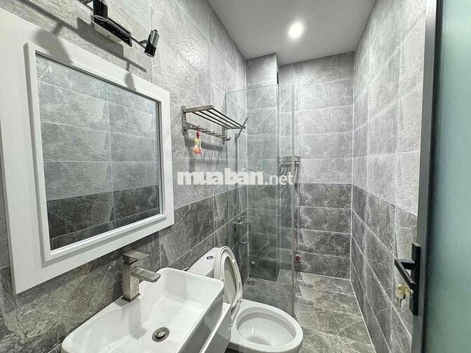 Cho thuê nhà có thang máy đường Bình Lợi. DT 88m2 gồm 5PN. Giá 28tr/th