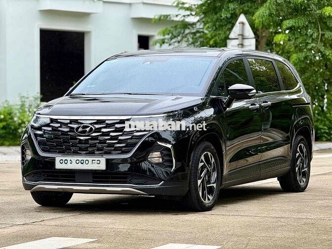 Hyundai Custin Cao Cấp 2.0T sản xuất 2024