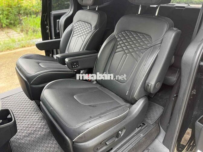 Hyundai Custin Cao Cấp 2.0T sản xuất 2024