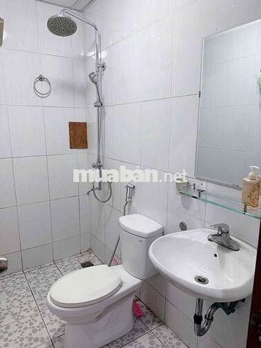 Cho thuê căn 2 ngủ 2 vs CT12A Kim văn kim lũ, đồ cơ bản giá thuê 7.5tr