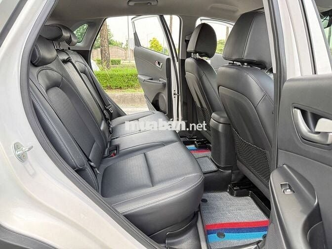 Hyundai Kona Đặc Biệt 2.0 AT 2021 Trắng | 48000 Km