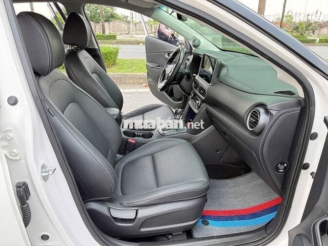 Hyundai Kona Đặc Biệt 2.0 AT 2021 Trắng | 48000 Km