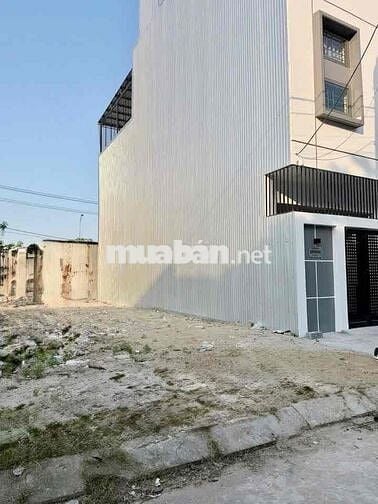 Bán đất đường hoà phú 2  Dt 80m ngang 5m.  Hướng tây nam Vị trí: