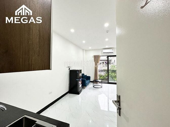 View Hồ Tây mới tinh, full nội thất ngay mặt đường Xuân La, ban công