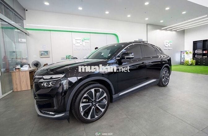 VinFast VF8 Plus 2023 Đen