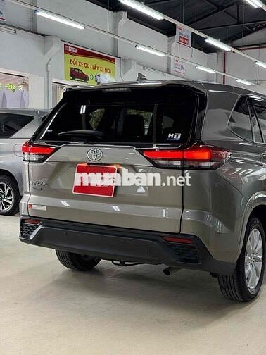 Bán Innova Cross 2.0V 2025 Giá còn bớt HT Bank 75%