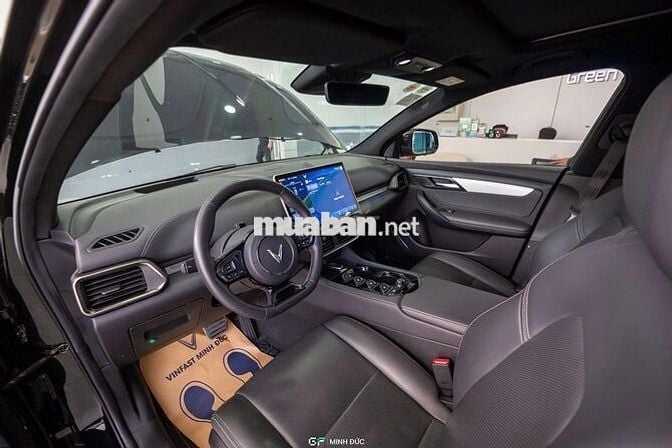 VinFast VF8 Plus 2023 Đen