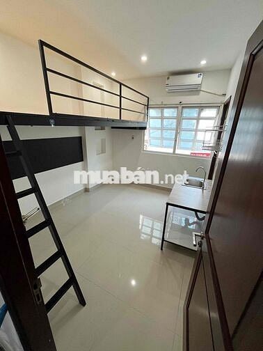 p gần cầu Nguyễn Tri Phường, có cửa sổ, gác, máy lanj