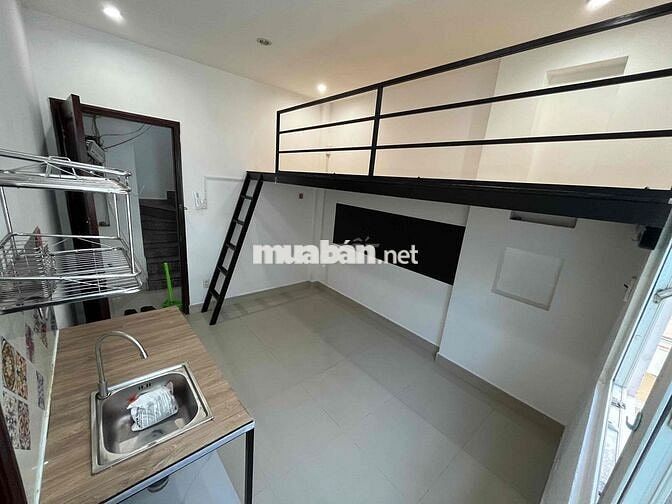 p gần cầu Nguyễn Tri Phường, có cửa sổ, gác, máy lanj