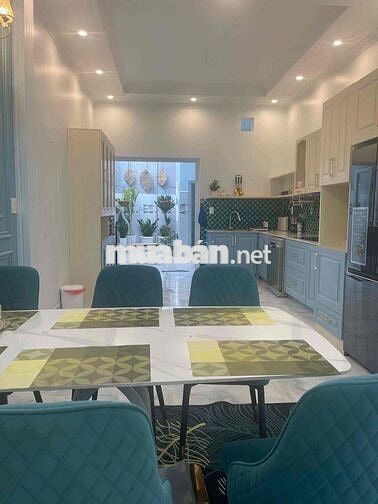 cho thuê nhà nguyên căn mặt tiền quốc lộ 13. full nội thất . có