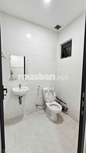 Phòng trọ có THANG MÁY - gần Sân bay, CV Gia Định - camera an ninh