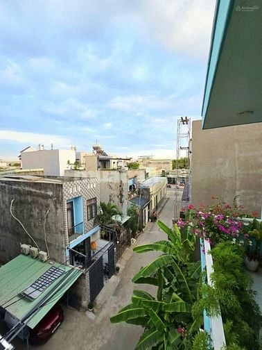 Tôi chính chủ bán nhà 3 tầng hẻm xe hơi cách đường lò lu khoảng 50m