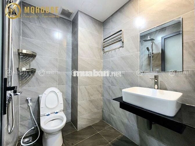 STUDIO BAN CÔNG THANG MÁY CÓ BẢO VỆ