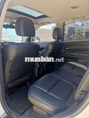 Mitsubishi Outlander Premium 2020 Trắng 7 chỗ
