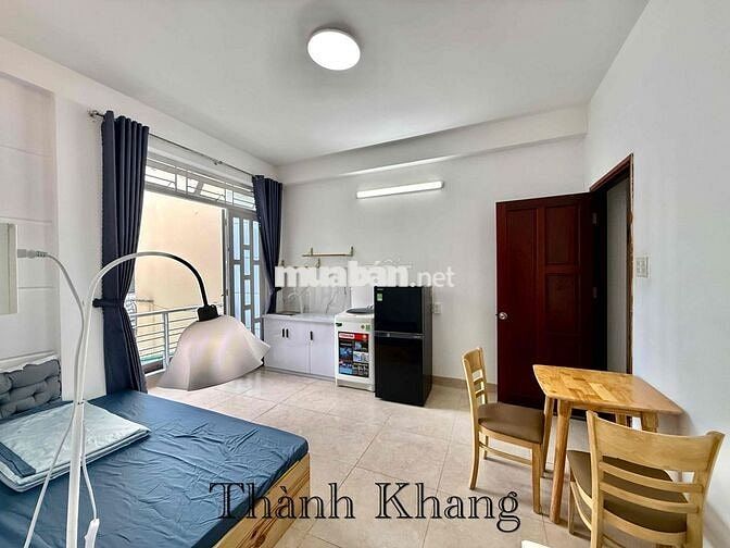 Cho Thuê Căn Hộ Bancol Máy Giặt Riêng Rộng 30m2 Gần Bờ Kè Hoàng Sa Q3
